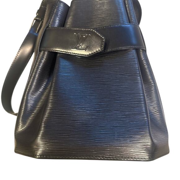 Louis Vuitton Petite Noé – Black Epi Leather – Authentic - Picture 2 of 4